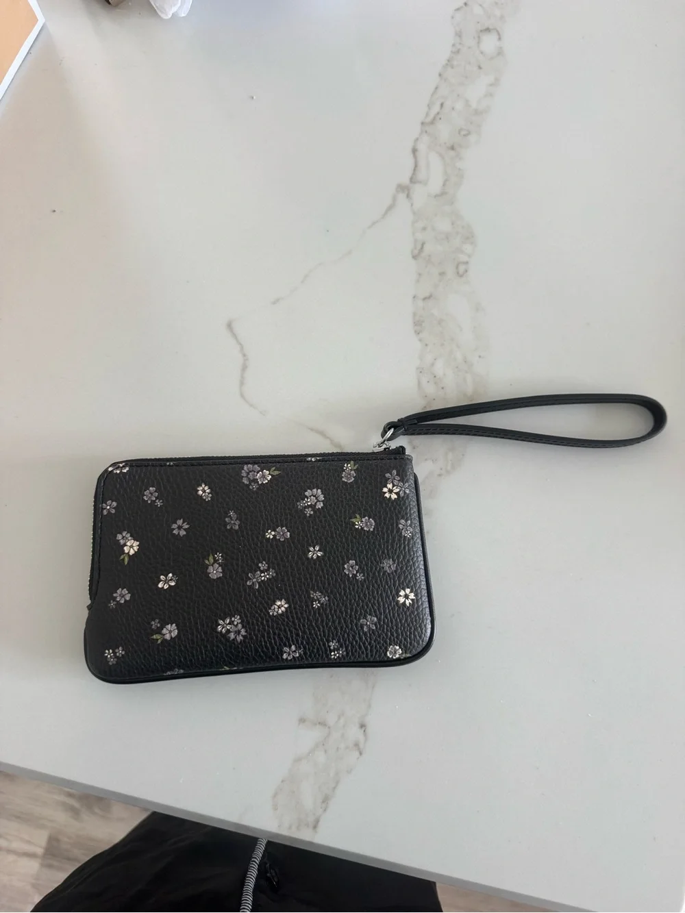 Michael Kors Black Floral Zip Wristlet Card Holder